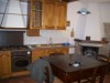 vendita,  Porzione di casa/Indipendente:  Caratteristico porzione di casolare di testa, libero su tre lati, disposto su due livelli, composto al piano terra da ingresso, sala, cucina, cantina, bagno e garage; al piano primo due camere matrimoniali e bagno. Ristrutturato nel 2001. c.e. G 