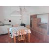 Casa di fila di 65 mq c.a. disposta su due livelli, con scopertino. Cos composta: piano terra da ingresso, soggiorno, cucinino e bagno. Piano primo: camera matrimoniale, cameretta e bagno. Soluzione abitabile o da ristrutturare. Porzione di casa/Indipendente