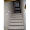 Casa di fila di 135 mq c.a. Piano terra: soggiorno con camino, cucina, due camere e bagno. Piano seminterrato: cantina, ripostiglio, bagno e altri due camere. Piano mansardato: locale unico con lucernario con vista collina e mare. C.e. GPorzione di casa/Indipendente