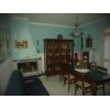 Casa indipendente di testa, di 105 mq c.a. con ampio giardino esclusivo e depandance di 64 mq c.a. Composta al piano terra da: soggiorno, cucina e bagno finestrato; piano primo: camera matrimoniale, camera doppia, cameretta, studio e bagno finestrato. C.ePorzione di casa/Indipendente