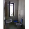 Duplex indipendente di 50 mq c.a. con taverna di 50 mq c.a. e scoperto piastrellato esclusivo di 25 mq c.a. Composto al piano terra dal soggiorno con angolo cucina; piano primo: camera matrimoniale, studio e bagno finestrato.  Stato d'uso buono. No condominio. C.e. FPorzione di casa/Indipendente