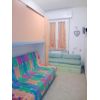Appartamento al piano rialzato,  recentemente ristrutturato, di 70 mq c.a. con giardino esclusico di 200 mq c.a. cos composto: soggiorno con angolo cucina, camera matrimoniale, cameretta e bagno. Utenze autonome, aria condizionata, arredato. Garage e canAppartamento
