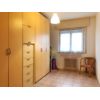 Appartamento in quadrifamiliare di 88 mq c.a. con scoperto di 32 mq c.a. e posto auto esclusivo. Composto da ingresso, ampio soggiorno, cucinotto abitabile, camera matrimoniale, camera doppia e bagno finestrato. Soluzione in buono stato con utenze autonome e senza spese condominiali. C.e. FAppartamento