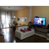 vendita,  Porzione di casa/Indipendente:  Casa di fila di 120 mq c.a., disposta su due livelli. Piano terra: ampio soggiorno con camino, cucina a vista, scoperto sul retro con lavanderia e bagno; piano primo: camera matrimoniale, camera doppia, cameretta/studio e bagno finestrato. Soluzione in buone condizioni con parquet nella zona notte. C.e: F