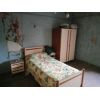 Casa indipendente disposto su due piani, libera su tre lati, cos disposta: Piano terra: soggiorno, tinello, salotto, cucina e bagno. Piano primo: quattro camere da letto. Ampio giardino, garage e ripostigli. Soluzione da ristrutturare con possibilit di creare due unit abitative. C.e. G Porzione di casa/Indipendente