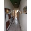 Casa indipendente di 95 mq c.a con scoperto di propriet, cantinetta, ripostiglio e garage per un totale di 35 mq c.a . Sottotetto abitabile , di pari metratura dell'abitazione. La soluzione potrebbe essere abitabile, ma  opportuno una ristrutturazione. Utilizzando le detrazioni fiscali potete personalizzare e realizzare i vostri desideri. Possibilit di comprare altro scoperto con magazzino.Porzione di casa/Indipendente